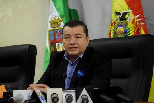 ORDENAN CONGELAR LAS CUENTAS DE JHONNY FERNÁNDEZ Y ACTIVAN ALERTA MIGRATORIA POR EL CASO DE LOS HOSPITALES MÓVILES