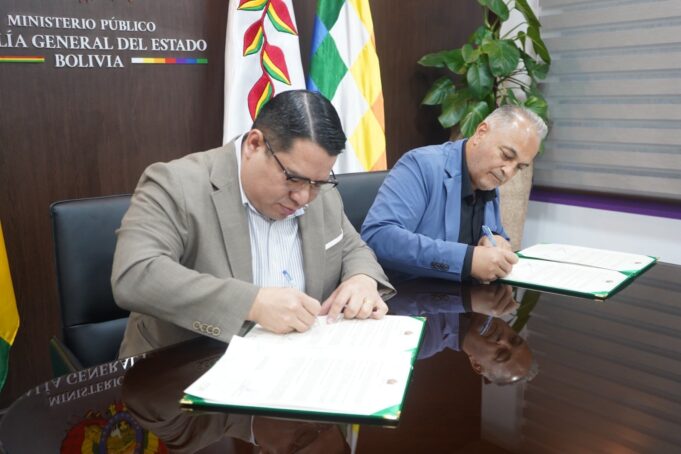 FISCAL GENERAL Y PRESIDENTE DE LA FEDERACIÓN BOLIVIANA DE FÚTBOL SUSCRIBEN CONVENIO PARA COORDINAR ACCIONES DE COOPERACIÓN INSTITUCIONAL