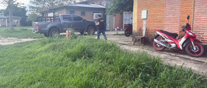 HALLAN UN MENSAJE JUNTO A UNO DE LOS DOS HOMBRES DECAPITADOS EN YAPACANÍ; INVESTIGAN SU CONTENIDO