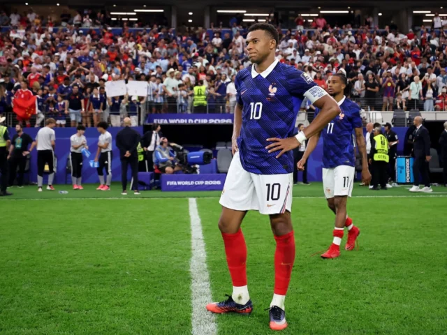 mbappe_vs_espaxa.jpg_975356852