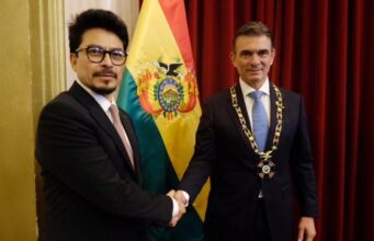 PRESIDENTE RODRIGO PAZ RECIBE LA CONDECORACIÓN DEL CÓNDOR DE LOS ANDES EN EL GRADO DE GRAN COLLAR