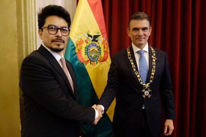 PRESIDENTE RODRIGO PAZ RECIBE LA CONDECORACIÓN DEL CÓNDOR DE LOS ANDES EN EL GRADO DE GRAN COLLAR