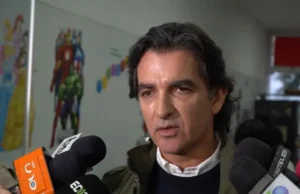 ALCALDE DE SANTA CRUZ ADVIERTE DESCUENTOS A TRABAJADORES DE SALUD Y ASEGURA QUE EL MUNICIPIO NO MANTIENE DEUDAS