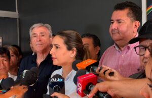 AUTORIDADES Y DIRIGENTES DE SALUD ACUERDAN SUSPENDER EL PARO Y RETOMAR EL DIÁLOGO POR EL BONO DE VACUNACIÓN