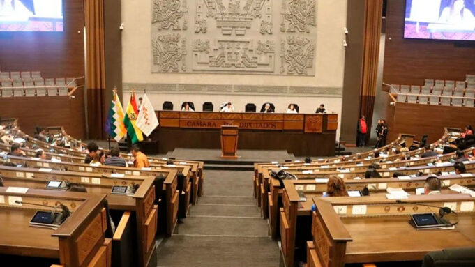 DIPUTADOS APRUEBAN INFORME FINAL DEL CASO “GASOLINA BASURA” Y PIDEN INVESTIGACIÓN A LA FISCALÍA