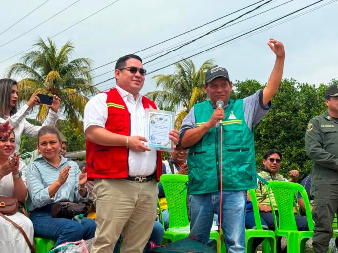 FISCAL GENERAL SUSCRIBE CONVENIO CON MOTOTAXISTAS DEL NORTE INTEGRADO DE SANTA CRUZ Y ASUME COMPROMISO DE INVESTIGAR CON FIRMEZA EL ROBO DE MOTOCICLETAS