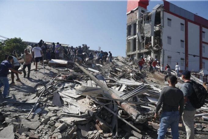 TERREMOTO DE MAGNITUD 7,4 DEJA AL MENOS 132 MUERTOS Y MÁS DE 570 HERIDOS EN COLOMBIA