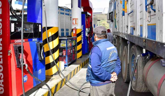 SECTORES PRODUCTIVOS Y TRANSPORTISTAS RECHAZAN EL DS 5676 Y DAN PLAZOS AL GOBIERNO PARA ABROGARLO