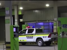 DELINCUENTES ARMADOS ATRACAN UN SURTIDOR EN LA AVENIDA MUTUALISTA Y LA POLICÍA INVESTIGA SI SE TRATA DE LOS MISMOS AUTORES DE OTRO ASALTO