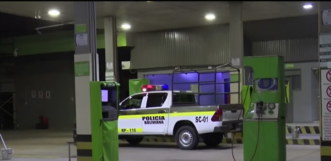 DELINCUENTES ARMADOS ATRACAN UN SURTIDOR EN LA AVENIDA MUTUALISTA Y LA POLICÍA INVESTIGA SI SE TRATA DE LOS MISMOS AUTORES DE OTRO ASALTO