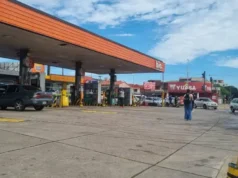 ASOSUR ALERTA QUE SANTA CRUZ RECIBE MENOS DIÉSEL DEL NECESARIO Y PERSISTEN LAS FILAS EN LOS SURTIDORES