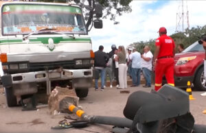 MADRE Y SU HIJA DE 4 AÑOS RESULTAN GRAVEMENTE HERIDAS TRAS SER ATROPELLADAS POR UN CAMIÓN EN SANTA CRUZ