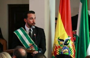 VELASCO PIDE A RUBÉN COSTAS Y LUIS FERNANDO CAMACHO TRABAJAR JUNTOS POR SANTA CRUZ