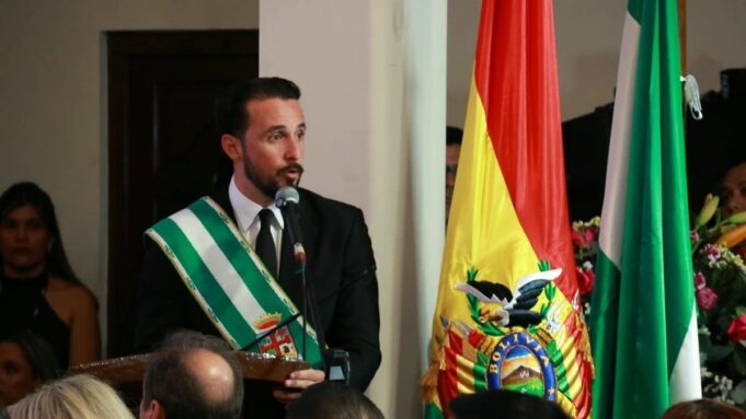 VELASCO PIDE A RUBÉN COSTAS Y LUIS FERNANDO CAMACHO TRABAJAR JUNTOS POR SANTA CRUZ