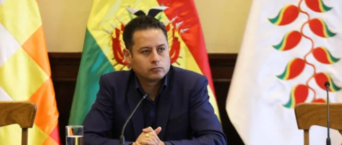 VICEPRESIDENTE EDMAND LARA CUESTIONA AL GOBIERNO POR EL PRECIO DEL DIÉSEL Y EXIGE TRANSPARENCIA SOBRE SU COSTO Y CALIDAD