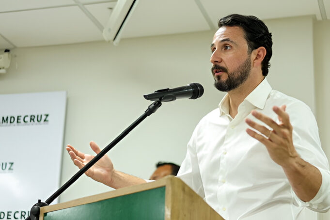 GOBERNADOR DE SANTA CRUZ PROPONE ELIMINAR LA SUBVENCIÓN A LOS COMBUSTIBLES Y PLANTEA UNA TRANSICIÓN DE 90 DÍAS