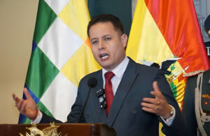 EDMAND LARA PIDE RESPETAR EL DEBIDO PROCESO Y RECHAZA QUE UNA LISTA DE EEUU DETERMINE EL FUTURO DEL FISCAL MARIACA