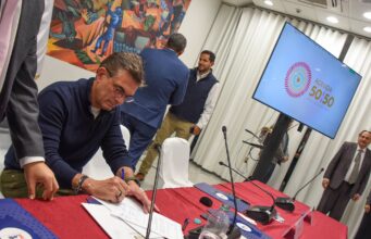 GOBIERNO Y MUNICIPIOS ACUERDAN AVANZAR EN EL MODELO 50-50 PARA LA DISTRIBUCIÓN DE RECURSOS