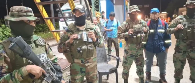 COCALEROS TOMAN RETÉN ANTIDROGAS EN EL TRÓPICO DE COCHABAMBA Y DESALOJAN A EFECTIVOS DE LA FELCN