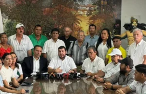 COMITÉ PRO SANTA CRUZ CONVOCA A DIRECTORIO AMPLIADO PARA DEFINIR ASAMBLEA DE LA CRUCEÑIDAD POR LA CRISIS DE DIÉSEL