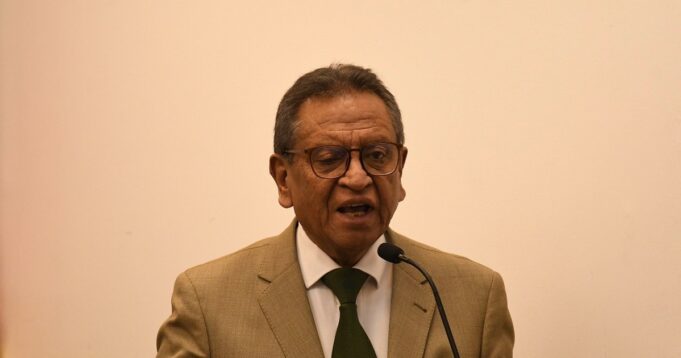 MINISTRO OVIEDO SUGIERE QUE RÓGER MARIACA ESTUVO DETRÁS DE LOS 53 DÍAS DE BLOQUEOS EN BOLIVIA