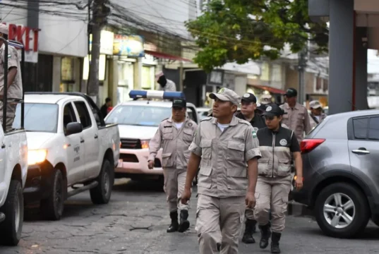 ALCALDÍA DE SANTA CRUZ NOTIFICARÁ A COMERCIANTES DE LOS POZOS Y ADVIERTE QUE TAMBIÉN SANCIONARÁ A LOS PROPIETARIOS DE LOS INMUEBLES