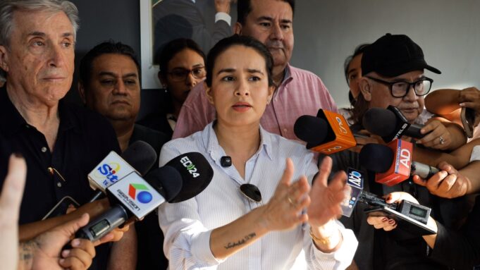 GOBERNACIÓN DE SANTA CRUZ RECHAZA PARO DE SALUD Y ANUNCIA GESTIONES POR EL PAGO DEL BONO DE VACUNACIÓN