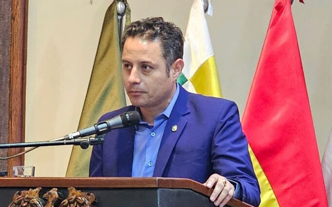 EDMAND LARA CUESTIONA LAS PRESUNTAS IRREGULARIDADES EN EL OPERATIVO CONTRA MARSET Y EXIGE APREHENDER A OTROS DOS JEFES POLICIALES