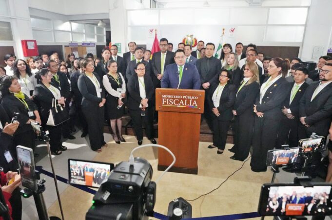 FISCALÍA ANUNCIA CITACIÓN A PERIODISTAS SOBRE «PASANAKO» DE ROGER MARIACA