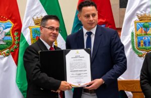 FISCAL GENERAL DEL ESTADO INTERINO JOSÉ ARMANDO URIOSTE VIERA FUE POSESIONADO POR EL PRESIDENTE DE LA ASAMBLEA LEGISLATIVA PLURINACIONAL