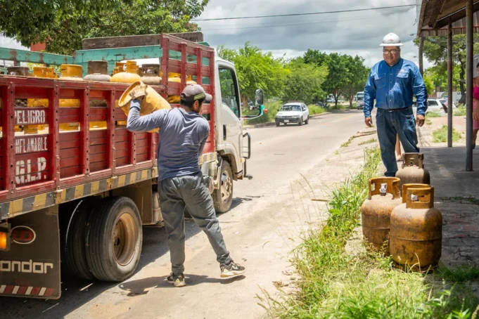 GOBIERNO MANTIENE EL PRECIO DE LA GARRAFA DE GLP EN BS 22,50 Y ESTABLECE UN MECANISMO DE COMPENSACIÓN DE COSTOS